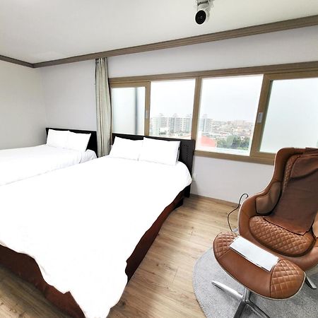 Top Island Hotel Jeju Exterior photo