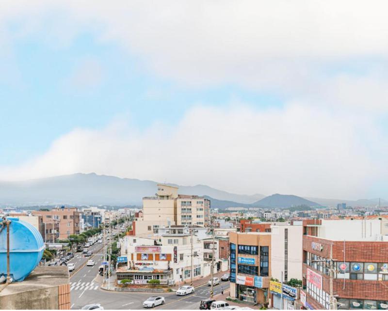 Top Island Hotel Jeju Exterior photo