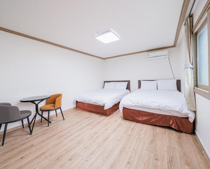 Top Island Hotel Jeju Exterior photo